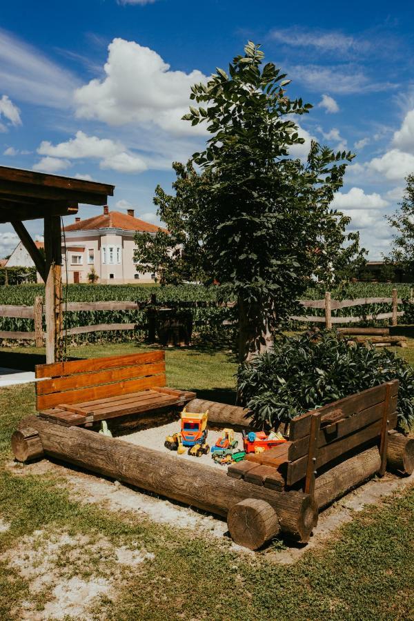 Treehouse Drevesna Hiska Strkovo Gnezdo Ranc Jures Hotel Ljutomer Bagian luar foto